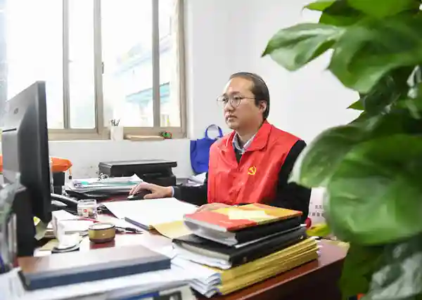 为延续另一个陌生的生命，他两次捐髓 这个肢体残疾的小个子最希望得到“没消息”