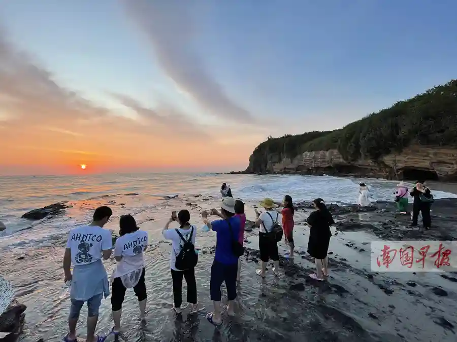 2021年8月25日焦点图