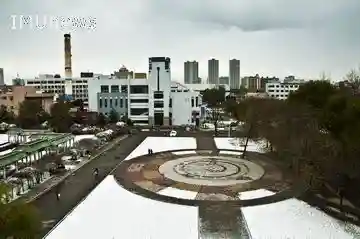 内蒙古大学考研｜时光印记：六月与内大校门